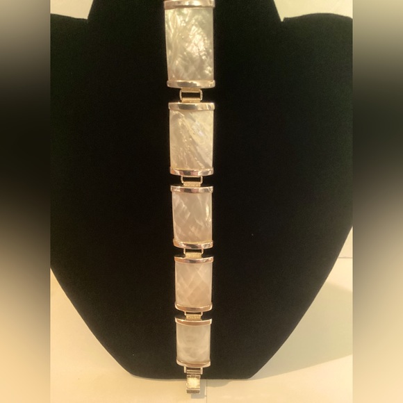 Vintage Mother of Pearl stamped 925 WW Hong Kong. - Picture 1 of 8